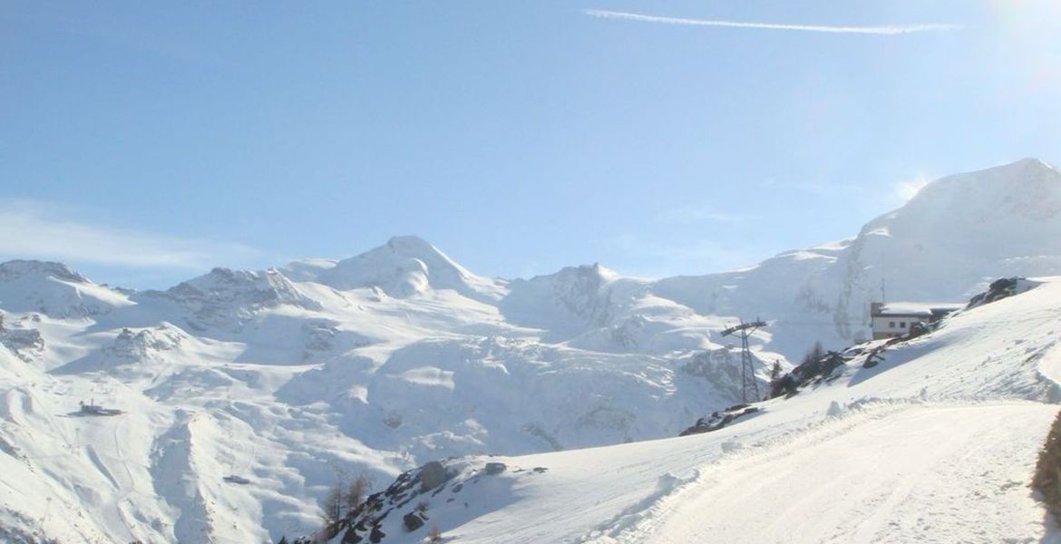 Grand chalet de luxe avec de superbes vues