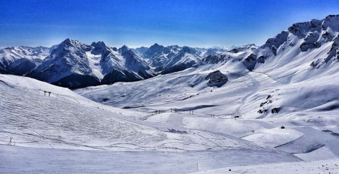 Grande apparteme élégante dans la partie basse de l'Engadine