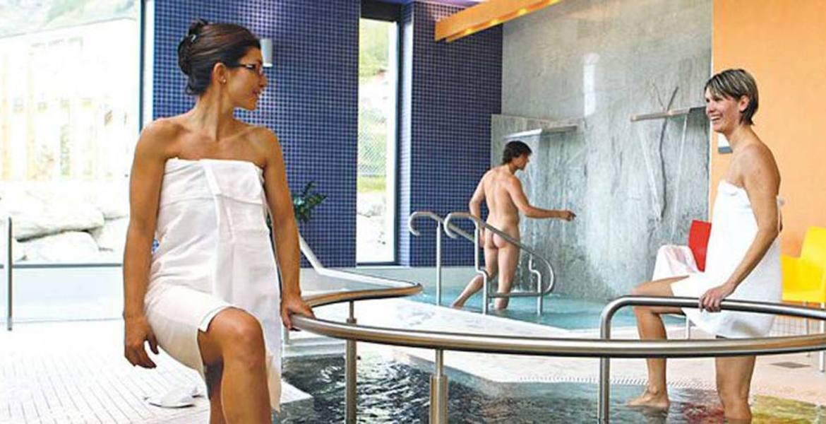 Bellavita Pool & Spa